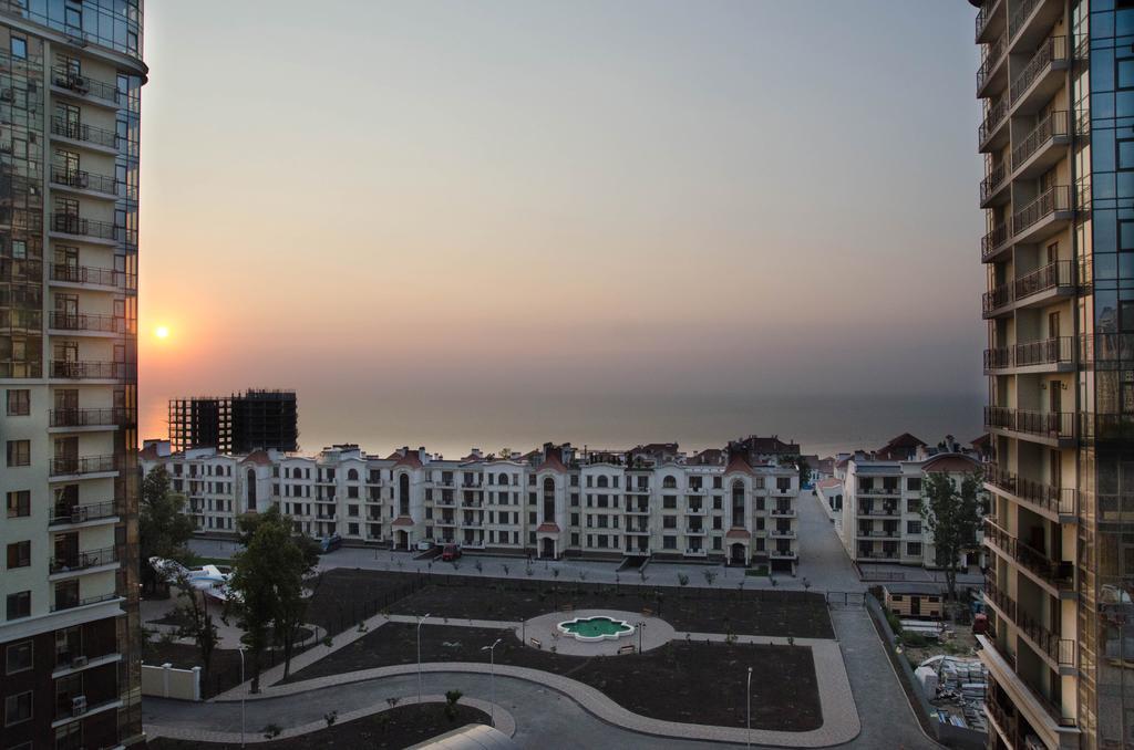 Bright Apartment In Arkadia Odessa Exterior photo
