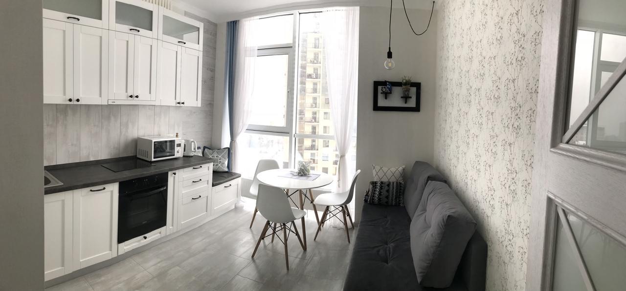 Bright Apartment In Arkadia Odessa Exterior photo